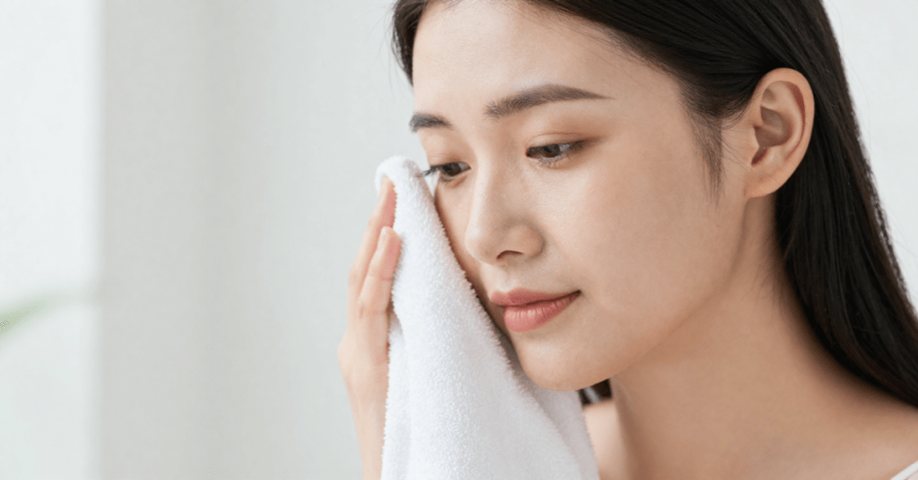 Cleanse skin and pat dry Cleanse skin and pat dry