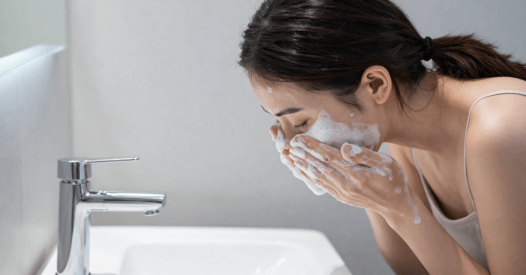 Wash face with gentle cleanser Wash face with gentle cleanser